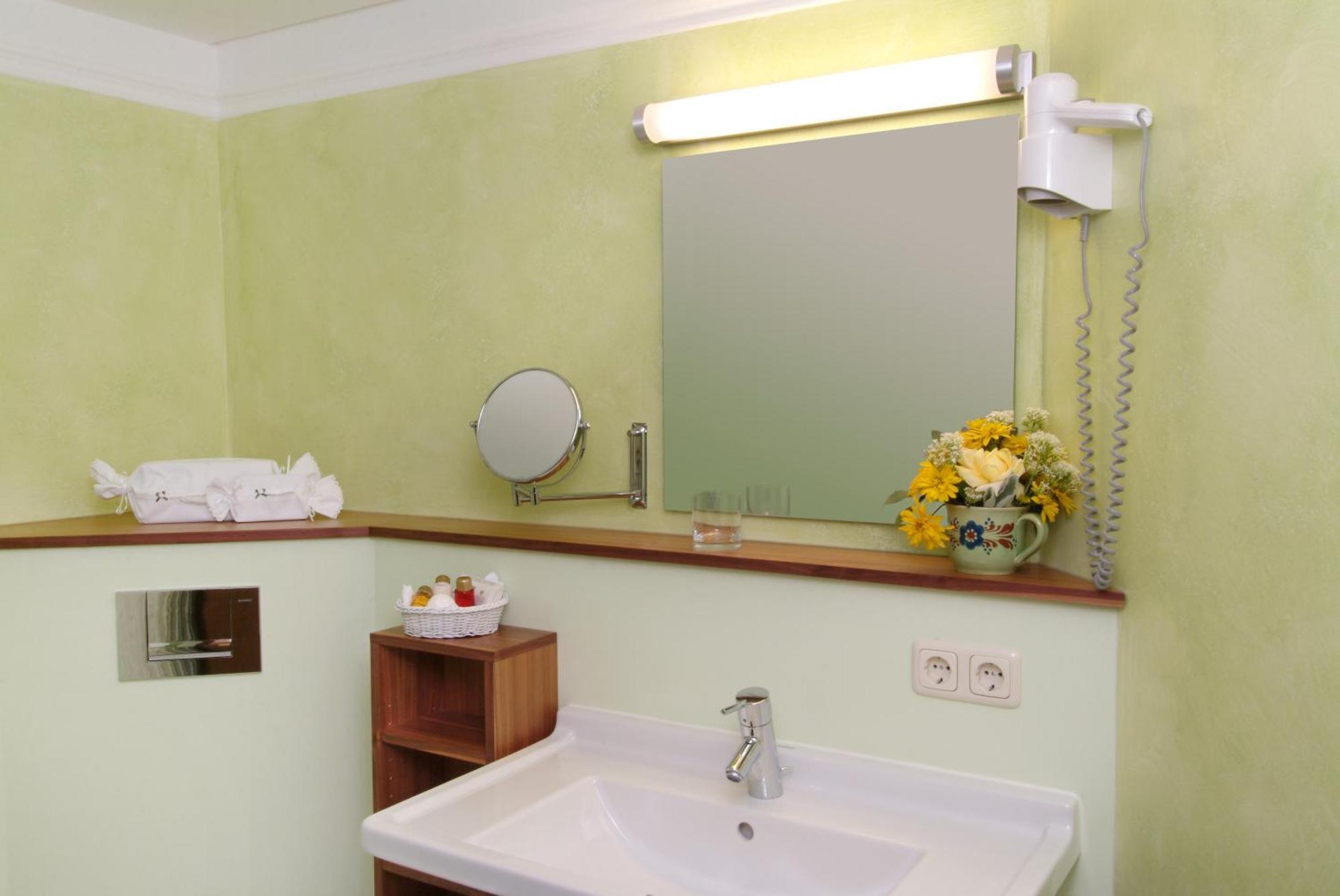 Hotel Leicht Biebelried Extérieur photo