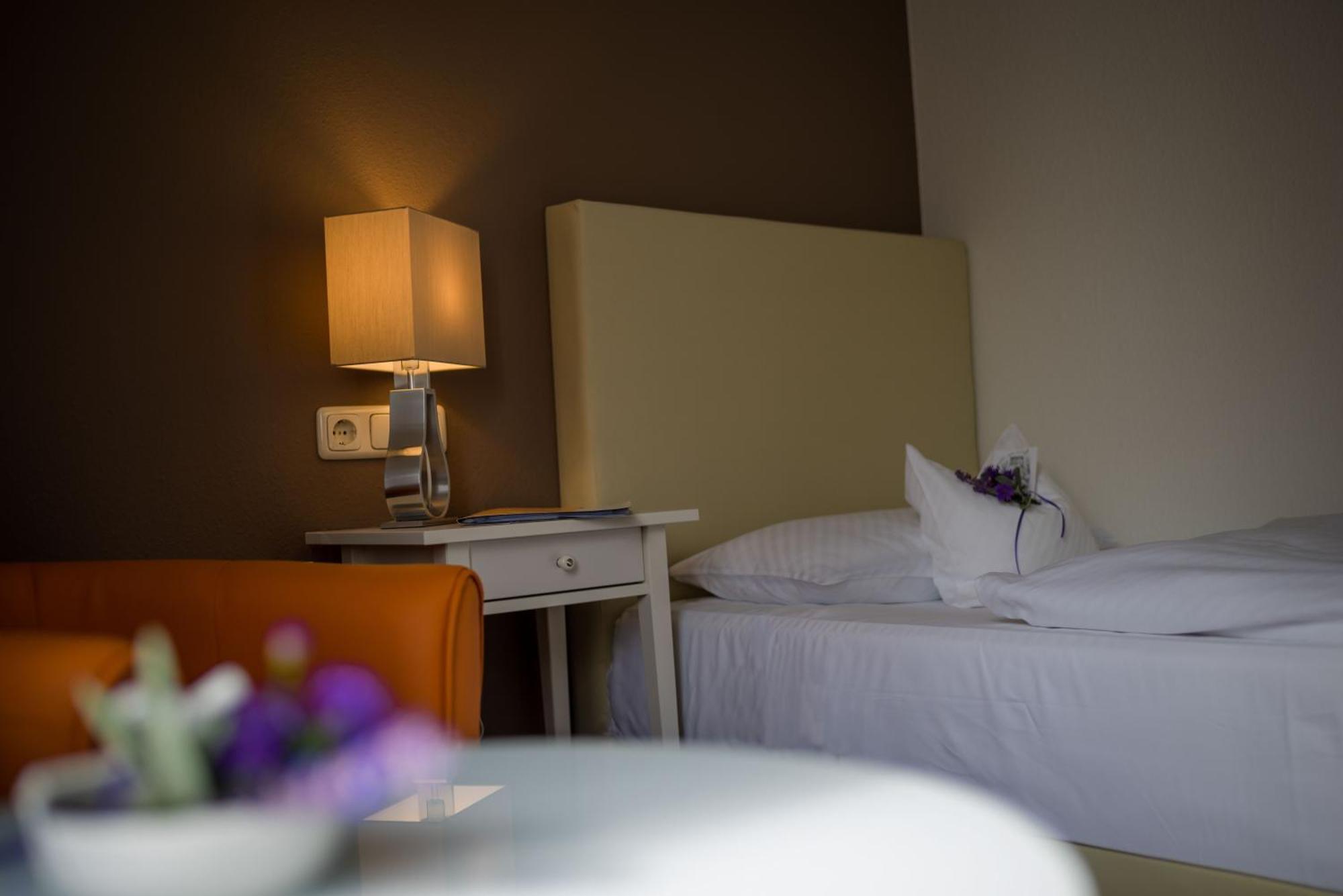 Hotel Leicht Biebelried Extérieur photo