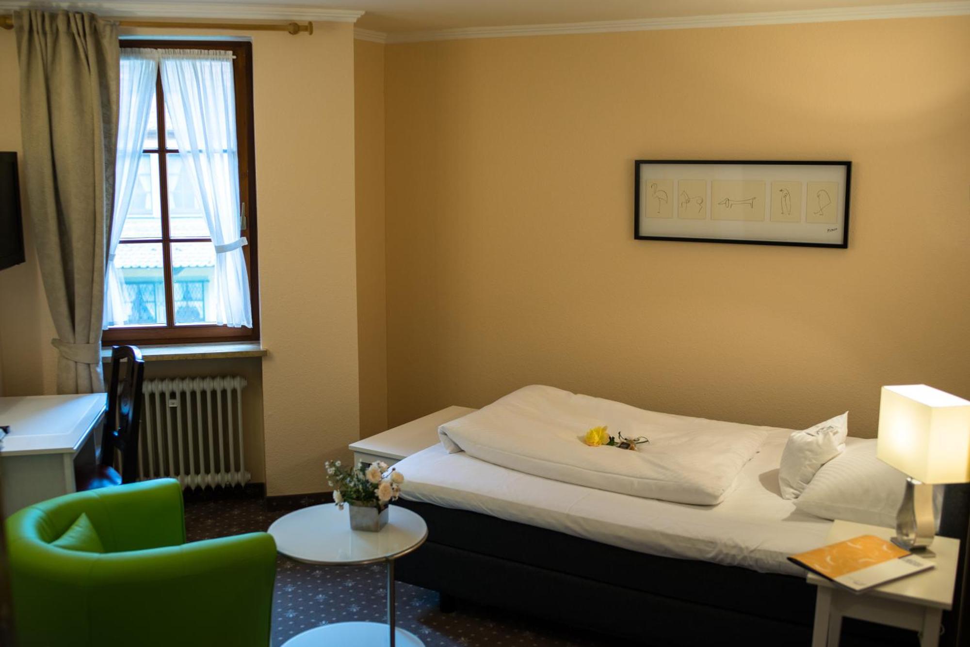 Hotel Leicht Biebelried Extérieur photo